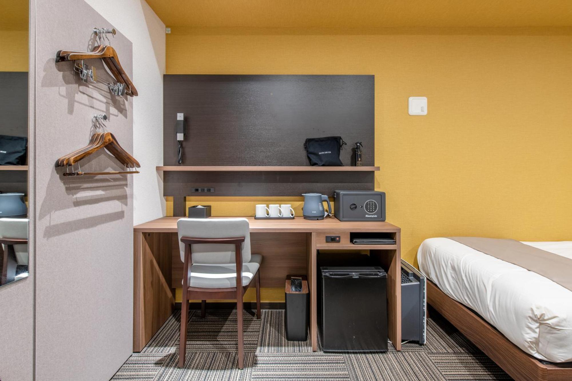 Hotel Sanrriott Osaka Hommachi Rum bild