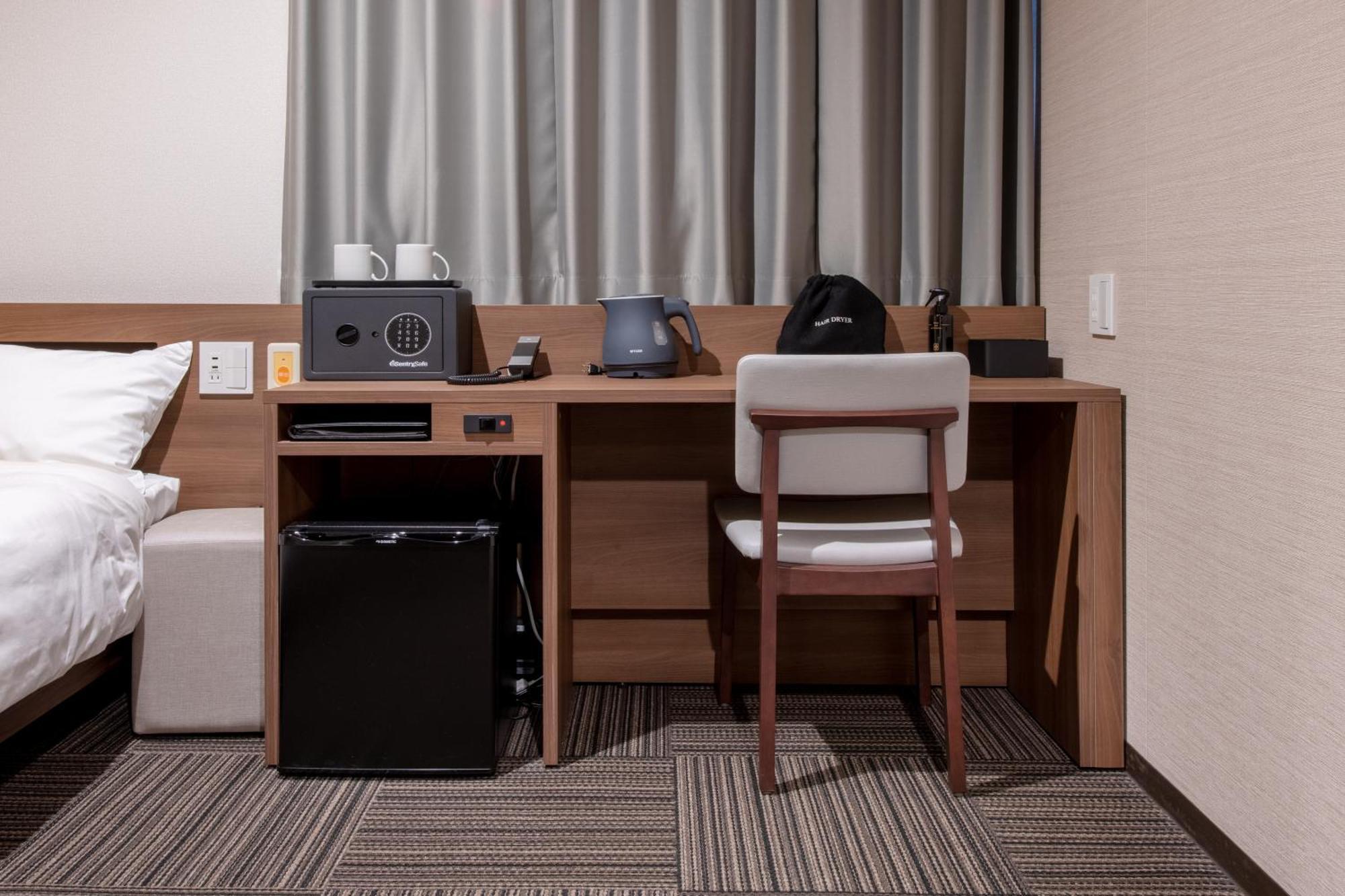 Hotel Sanrriott Osaka Hommachi Rum bild